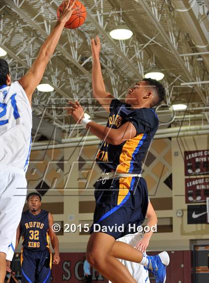 Thumbnail 3 in Santa Margarita vs. King (MaxPreps Holiday Classic) photogallery.