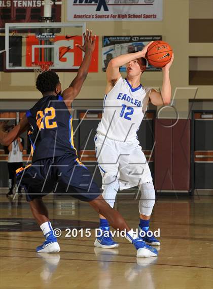 Thumbnail 3 in Santa Margarita vs. King (MaxPreps Holiday Classic) photogallery.