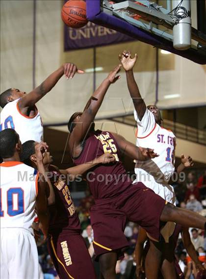 Thumbnail 1 in St. Raymond Boys vs. Mt. Vernon (SNY Invitational) photogallery.
