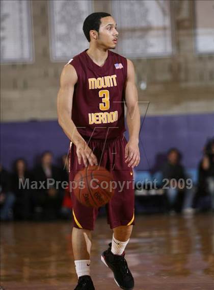 Thumbnail 2 in St. Raymond Boys vs. Mt. Vernon (SNY Invitational) photogallery.