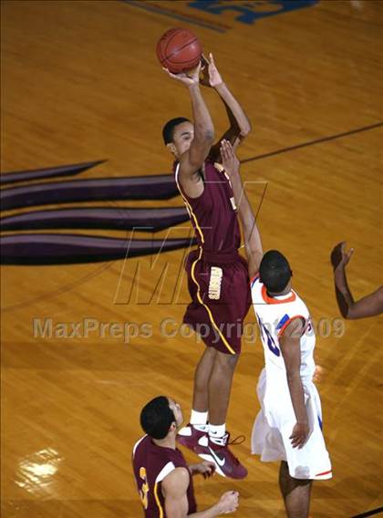 Thumbnail 2 in St. Raymond Boys vs. Mt. Vernon (SNY Invitational) photogallery.