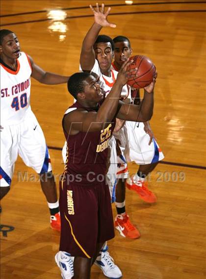 Thumbnail 3 in St. Raymond Boys vs. Mt. Vernon (SNY Invitational) photogallery.