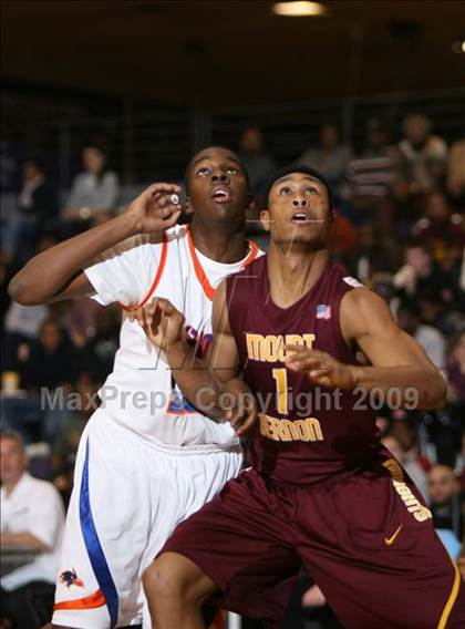 Thumbnail 2 in St. Raymond Boys vs. Mt. Vernon (SNY Invitational) photogallery.
