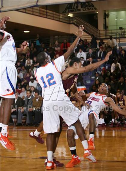 Thumbnail 1 in St. Raymond Boys vs. Mt. Vernon (SNY Invitational) photogallery.