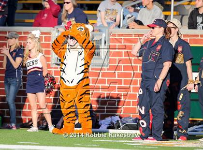 Thumbnail 1 in Klein Collins vs. Skyline (UIL 6A Semifinal) photogallery.