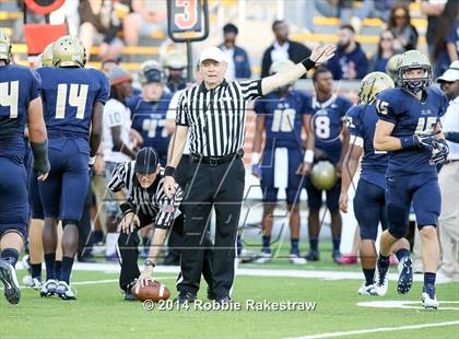 Thumbnail 3 in Klein Collins vs. Skyline (UIL 6A Semifinal) photogallery.