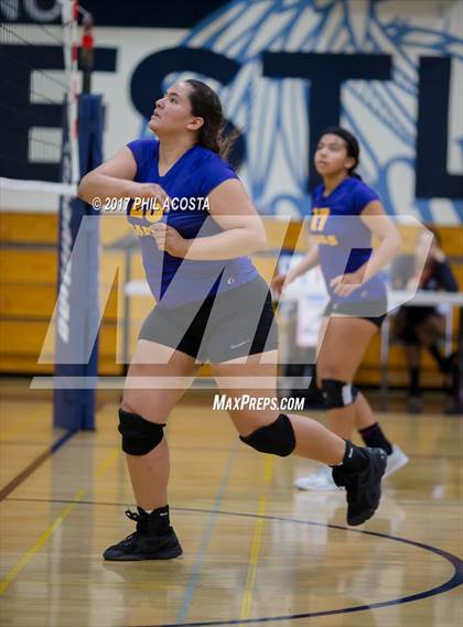 Thumbnail 3 in Cantwell-Sacred Heart vs Holy Family photogallery.