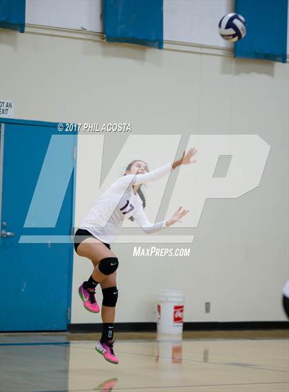 Thumbnail 1 in Cantwell-Sacred Heart vs Holy Family photogallery.