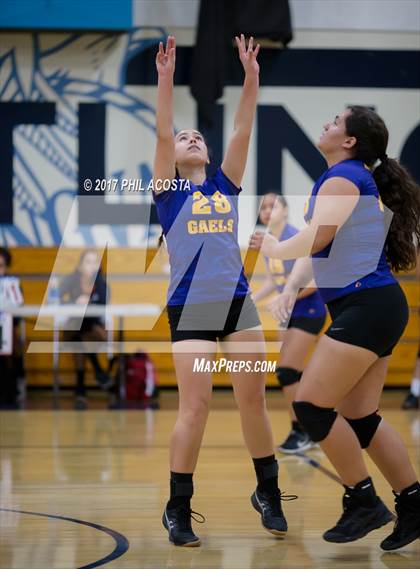 Thumbnail 2 in Cantwell-Sacred Heart vs Holy Family photogallery.