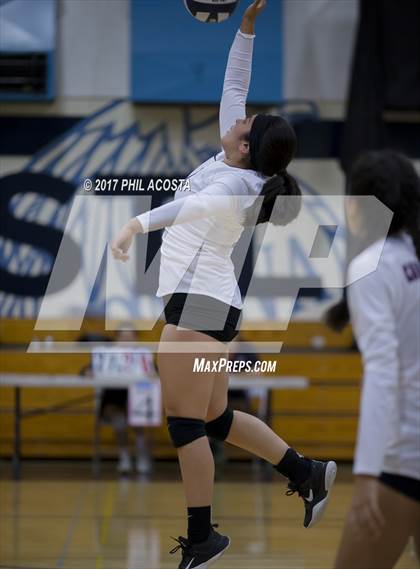 Thumbnail 1 in Cantwell-Sacred Heart vs Holy Family photogallery.