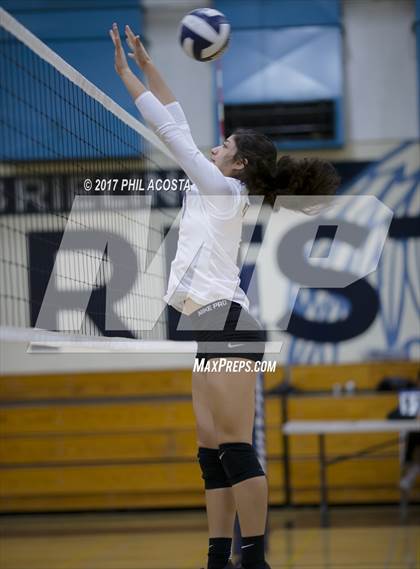 Thumbnail 2 in Cantwell-Sacred Heart vs Holy Family photogallery.