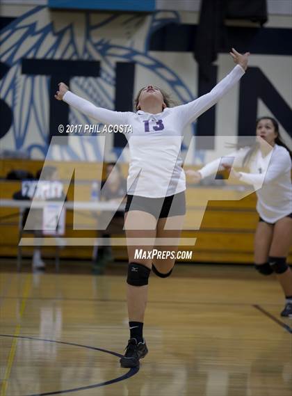 Thumbnail 2 in Cantwell-Sacred Heart vs Holy Family photogallery.