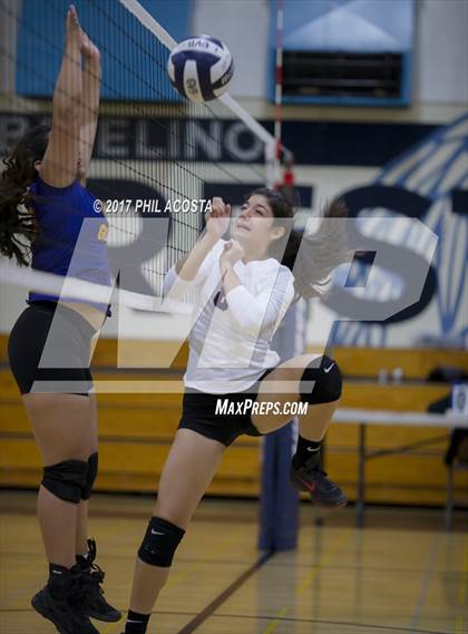 Thumbnail 1 in Cantwell-Sacred Heart vs Holy Family photogallery.