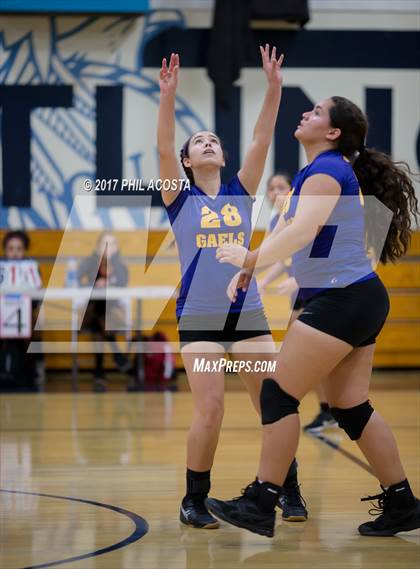 Thumbnail 3 in Cantwell-Sacred Heart vs Holy Family photogallery.