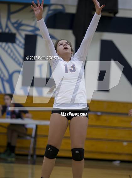 Thumbnail 1 in Cantwell-Sacred Heart vs Holy Family photogallery.