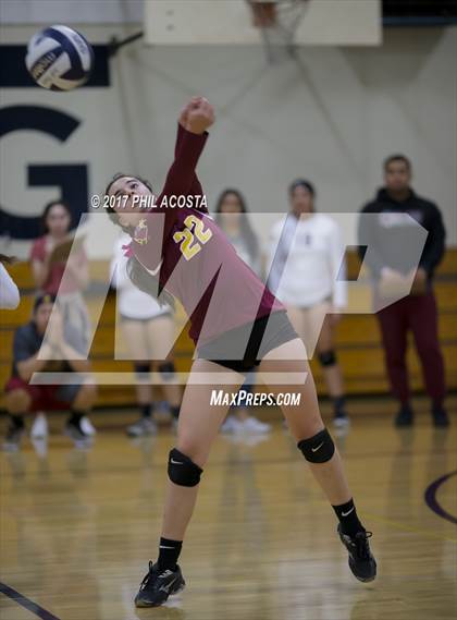 Thumbnail 1 in Cantwell-Sacred Heart vs Holy Family photogallery.