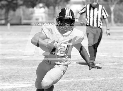 Thumbnail 1 in Farrington vs Carson (Polynesian Football Classic) photogallery.