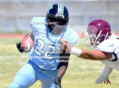 Thumbnail 1 in Farrington vs Carson (Polynesian Football Classic) photogallery.