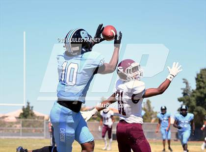 Thumbnail 1 in Farrington vs Carson (Polynesian Football Classic) photogallery.