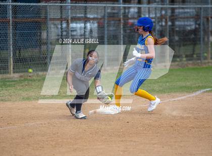 Thumbnail 2 in Evadale vs West Orange Stark (Evadale Tournament) photogallery.