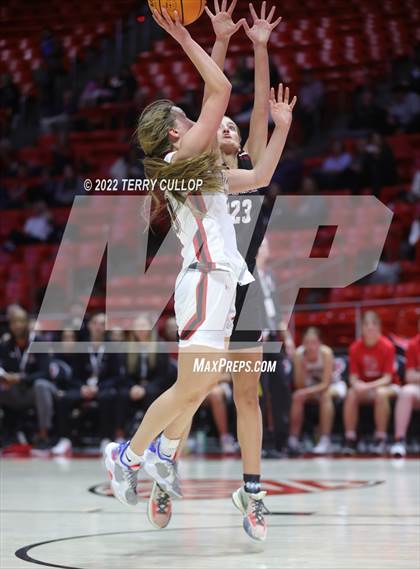 Thumbnail 1 in Viewmont vs. Bountiful (UHSAA 5A Quarterfinal) photogallery.