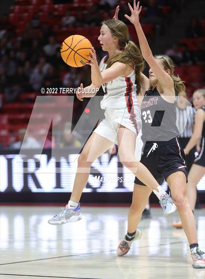 Thumbnail 1 in Viewmont vs. Bountiful (UHSAA 5A Quarterfinal) photogallery.