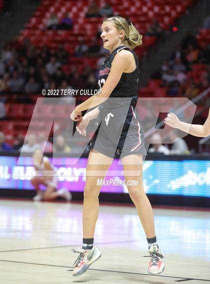 Thumbnail 3 in Viewmont vs. Bountiful (UHSAA 5A Quarterfinal) photogallery.