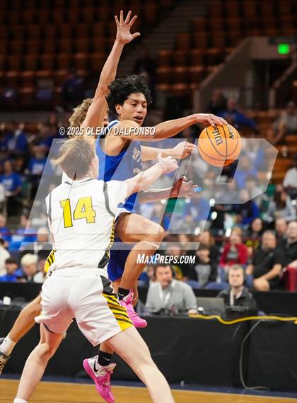 Thumbnail 1 in Fort Lupton vs Prospect Ridge Academy (CHSAA 4A Great 8) photogallery.