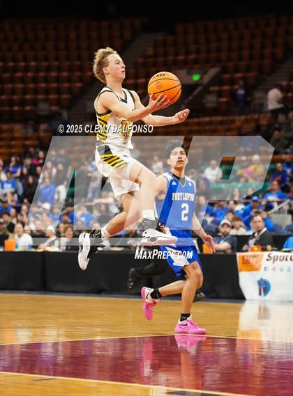 Thumbnail 1 in Fort Lupton vs Prospect Ridge Academy (CHSAA 4A Great 8) photogallery.