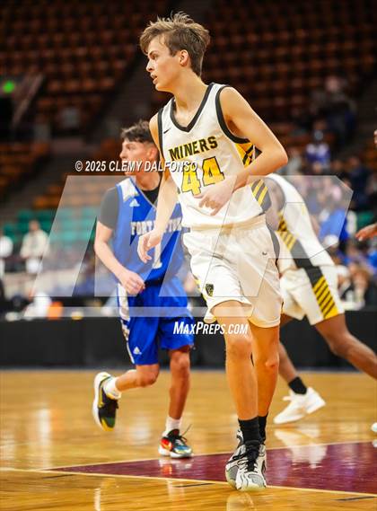 Thumbnail 1 in Fort Lupton vs Prospect Ridge Academy (CHSAA 4A Great 8) photogallery.