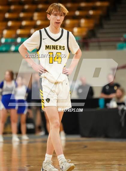 Thumbnail 1 in Fort Lupton vs Prospect Ridge Academy (CHSAA 4A Great 8) photogallery.