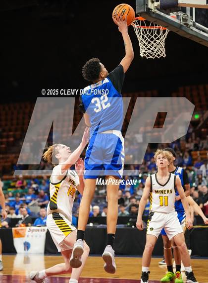 Thumbnail 2 in Fort Lupton vs Prospect Ridge Academy (CHSAA 4A Great 8) photogallery.
