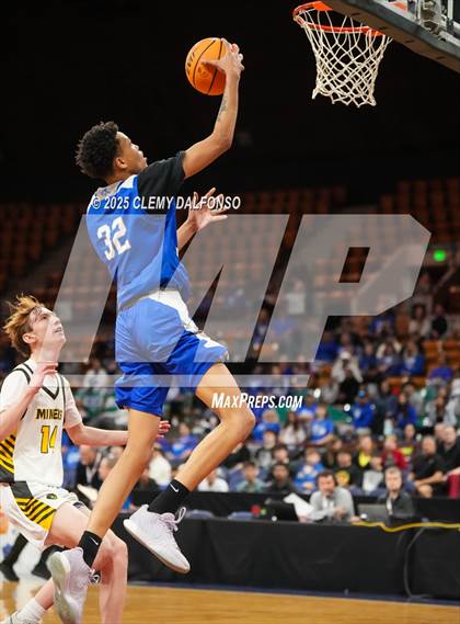 Thumbnail 1 in Fort Lupton vs Prospect Ridge Academy (CHSAA 4A Great 8) photogallery.