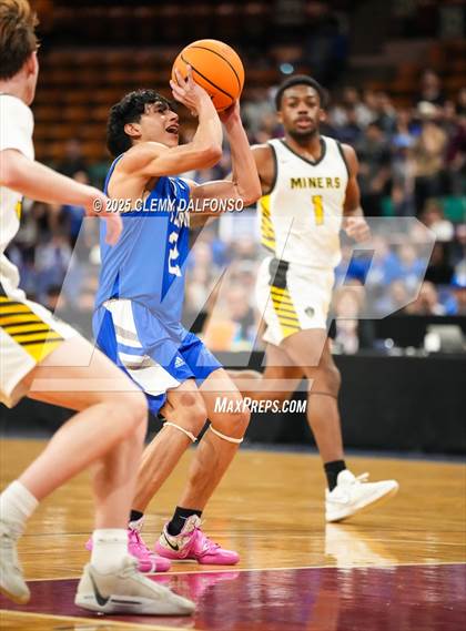 Thumbnail 1 in Fort Lupton vs Prospect Ridge Academy (CHSAA 4A Great 8) photogallery.