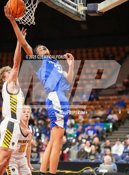 Thumbnail 1 in Fort Lupton vs Prospect Ridge Academy (CHSAA 4A Great 8) photogallery.