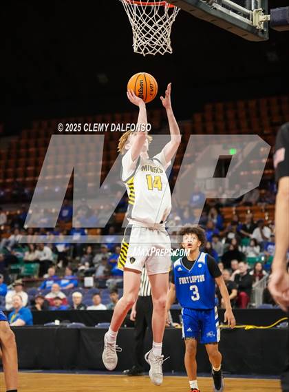 Thumbnail 3 in Fort Lupton vs Prospect Ridge Academy (CHSAA 4A Great 8) photogallery.