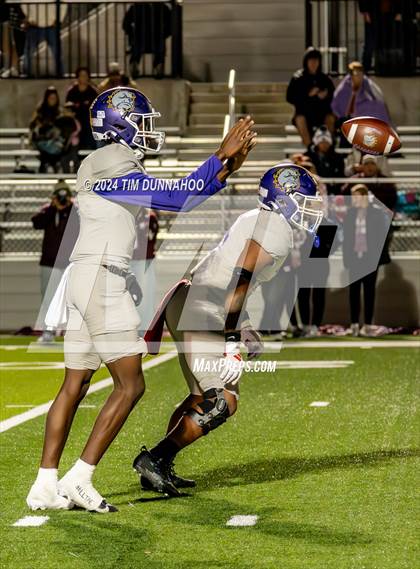 Thumbnail 1 in Marlin vs Ganado (UIL 2A D1 Football Region 4 Quarterfinal) photogallery.