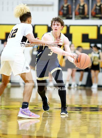 Thumbnail 3 in Keller vs Fossil Ridge photogallery.