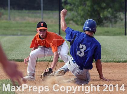 Thumbnail 3 in Waterloo vs Columbia  (IHSA Regional Semifinal Playoff) photogallery.