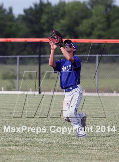 Thumbnail 1 in Waterloo vs Columbia  (IHSA Regional Semifinal Playoff) photogallery.
