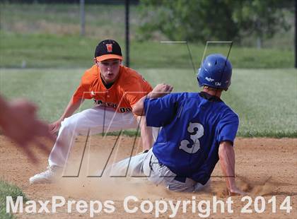 Thumbnail 1 in Waterloo vs Columbia  (IHSA Regional Semifinal Playoff) photogallery.