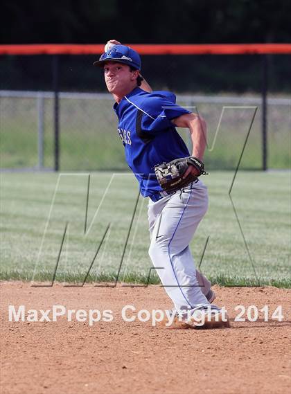 Thumbnail 2 in Waterloo vs Columbia  (IHSA Regional Semifinal Playoff) photogallery.