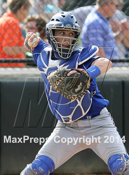 Thumbnail 2 in Waterloo vs Columbia  (IHSA Regional Semifinal Playoff) photogallery.