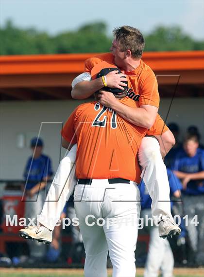 Thumbnail 1 in Waterloo vs Columbia  (IHSA Regional Semifinal Playoff) photogallery.