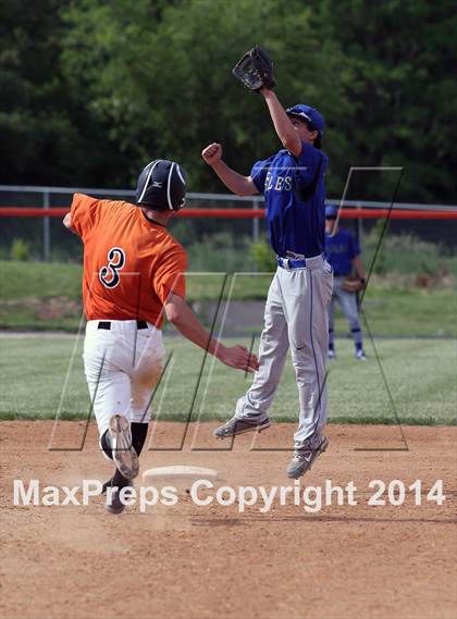 Thumbnail 1 in Waterloo vs Columbia  (IHSA Regional Semifinal Playoff) photogallery.