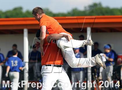 Thumbnail 3 in Waterloo vs Columbia  (IHSA Regional Semifinal Playoff) photogallery.