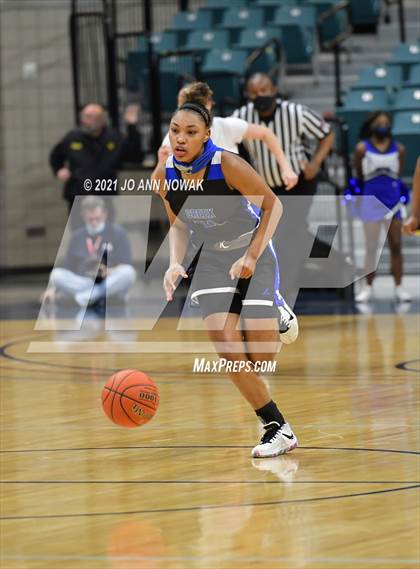 Thumbnail 3 in Cinco Ranch vs. Cypress Creek (UIL 6A Area Playoff) photogallery.
