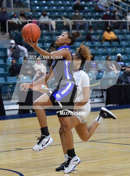 Thumbnail 3 in Cinco Ranch vs. Cypress Creek (UIL 6A Area Playoff) photogallery.