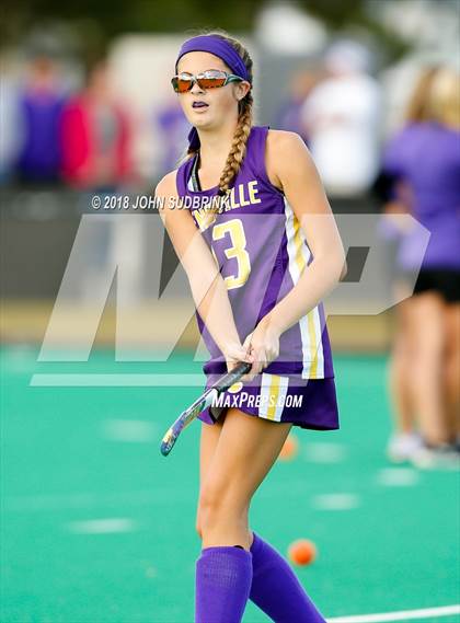 Thumbnail 2 in Menchville vs Gloucester (VHSL Class 5 Regional Final) photogallery.