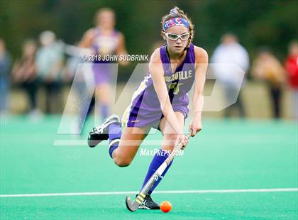 Thumbnail 2 in Menchville vs Gloucester (VHSL Class 5 Regional Final) photogallery.